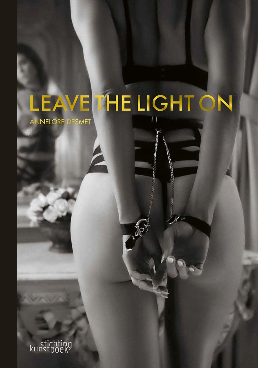 Annelore Desmet: Leave The Light On
